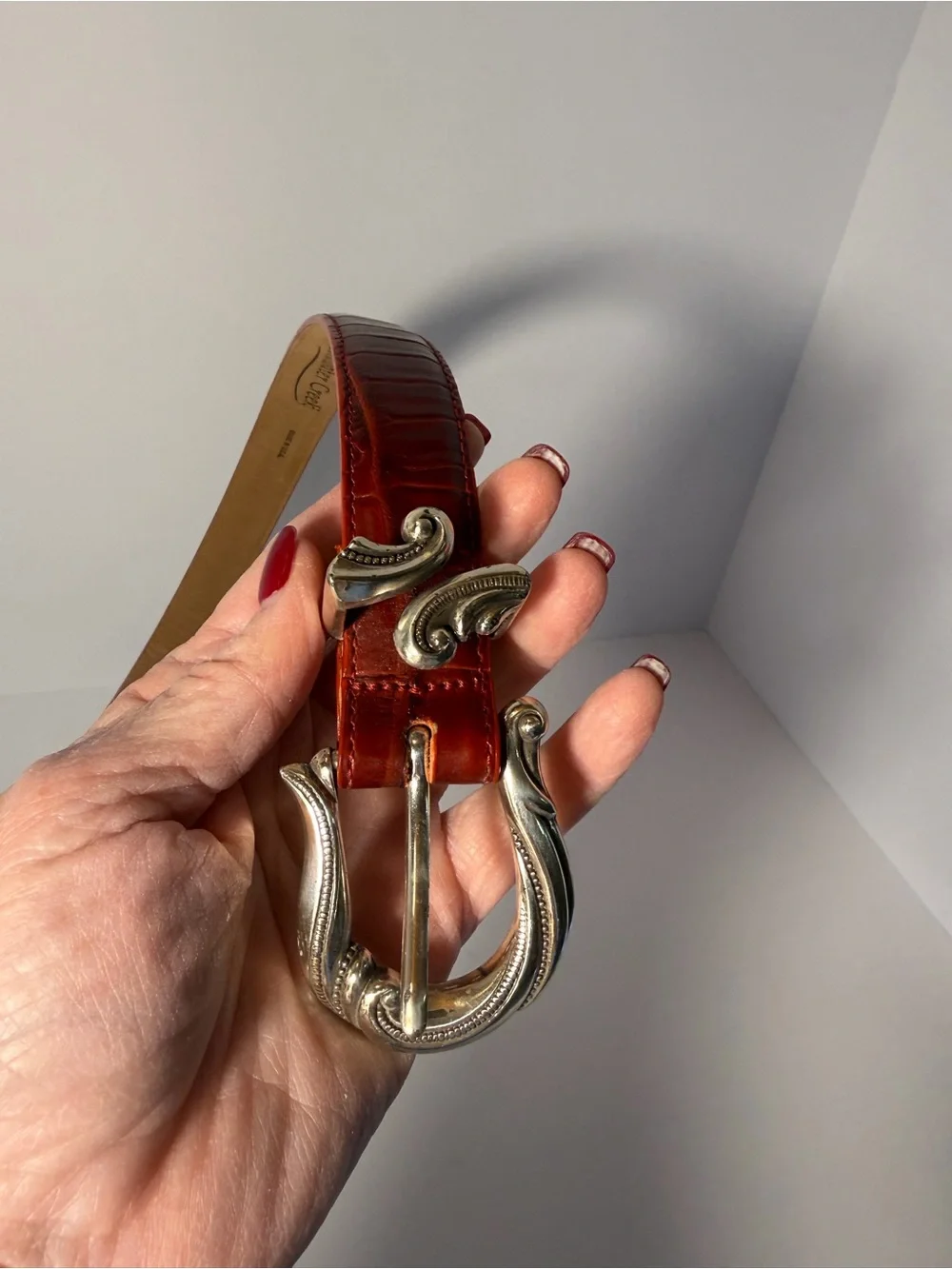 Vintage Coldwater Creek Red Crocodile Embossed Leather Western Belt Size M